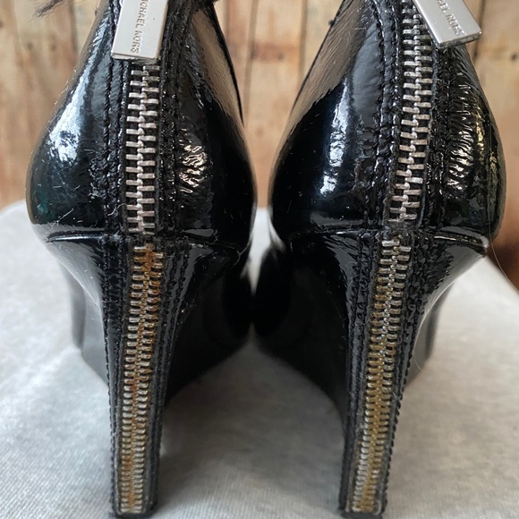 Shoes - Picture 4 of 4